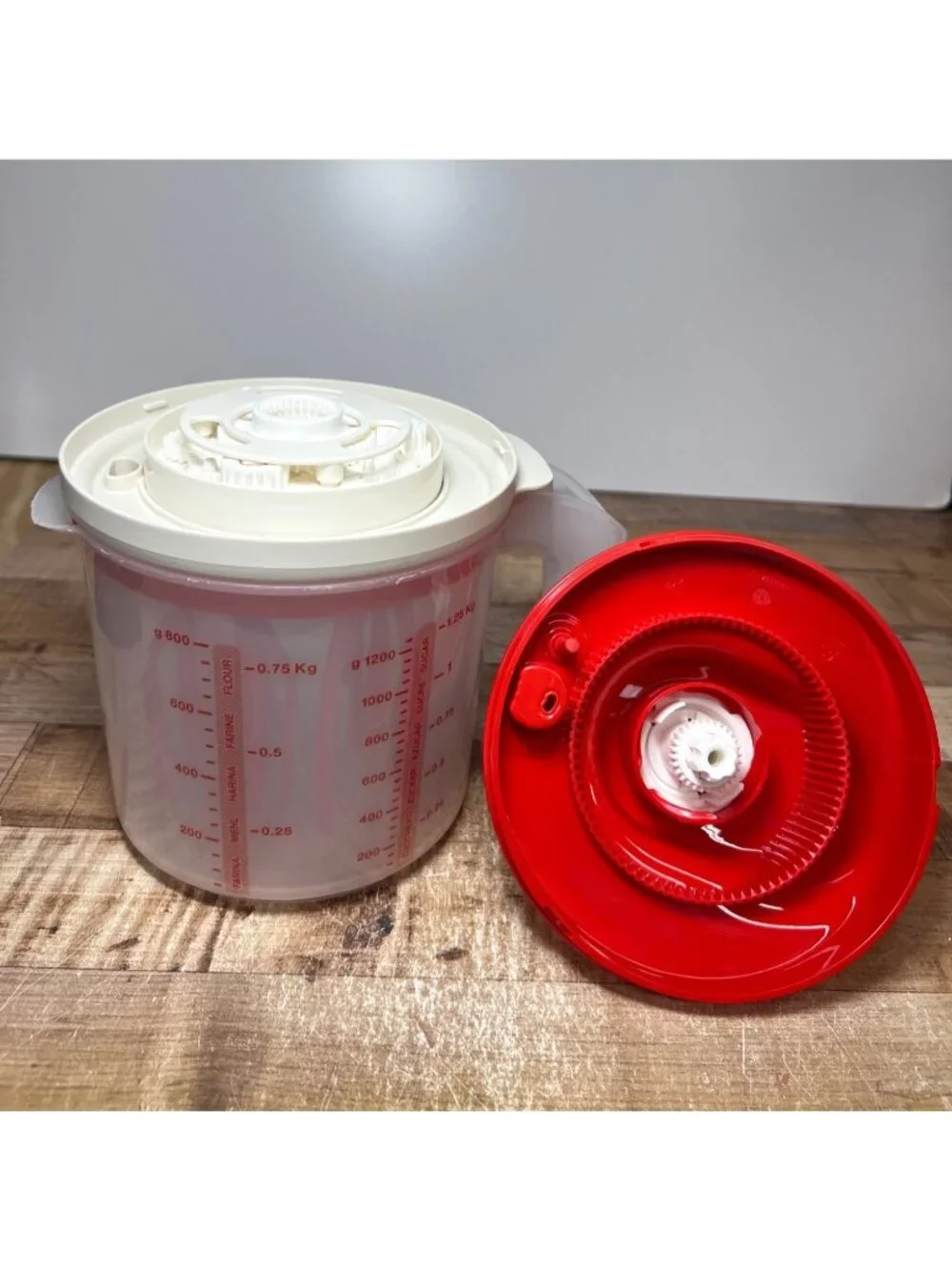 Tupperware Whip N Mix Chef Mixer Batter Bowl 5 Cups 1.2L